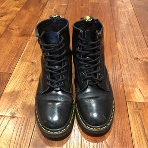 Women’s black dr martens combat boots size 7